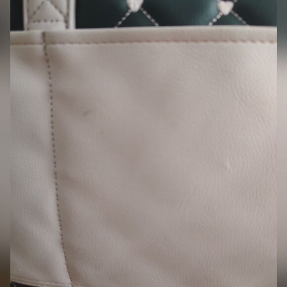 Betsey Johnson quilted duffle EUC - Picture 6 of 12